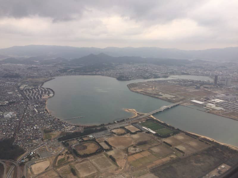 飛行機からの福岡市内ビュー