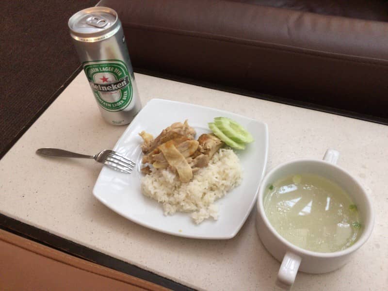 タイ航空ロイヤルシルクラウンジ-コンコースD-食事