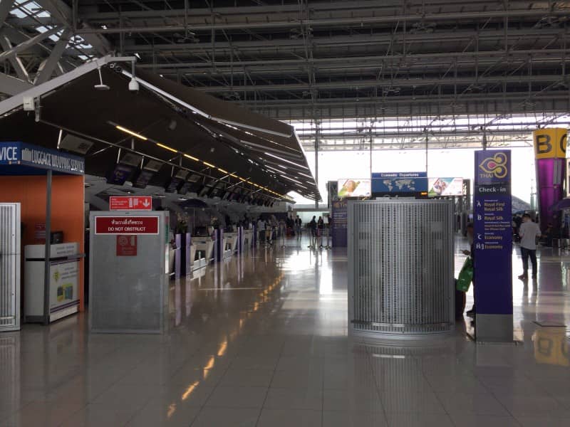 タイ航空ビジネスクラスチェックインカウンター＠スワンナプーム空港