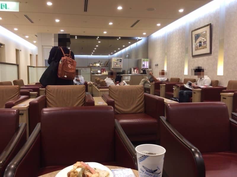 関西国際空港・国内線-比叡ラウンジ室内の様子