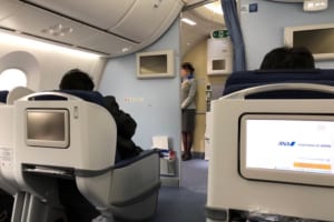 ANAビジネスクラス-羽田=台北松山便-搭乗