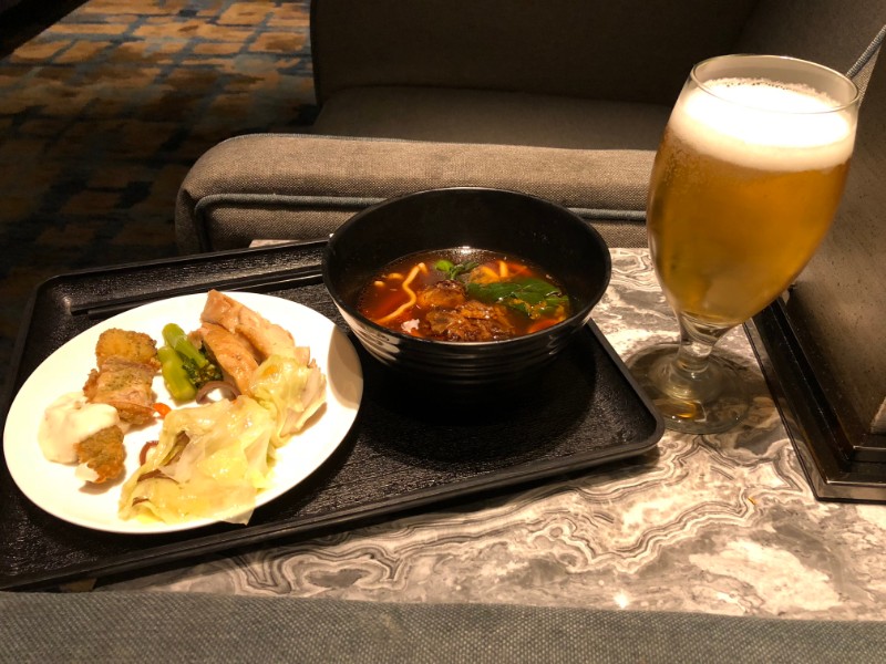 台北・桃園空港-プラザプレミアムラウンジ料理