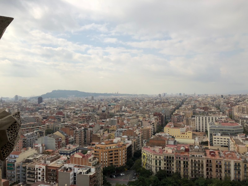 サグラダファミリアの上から見るバルセロナ市内