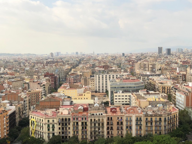 サグラダファミリアの上から見るバルセロナ市内