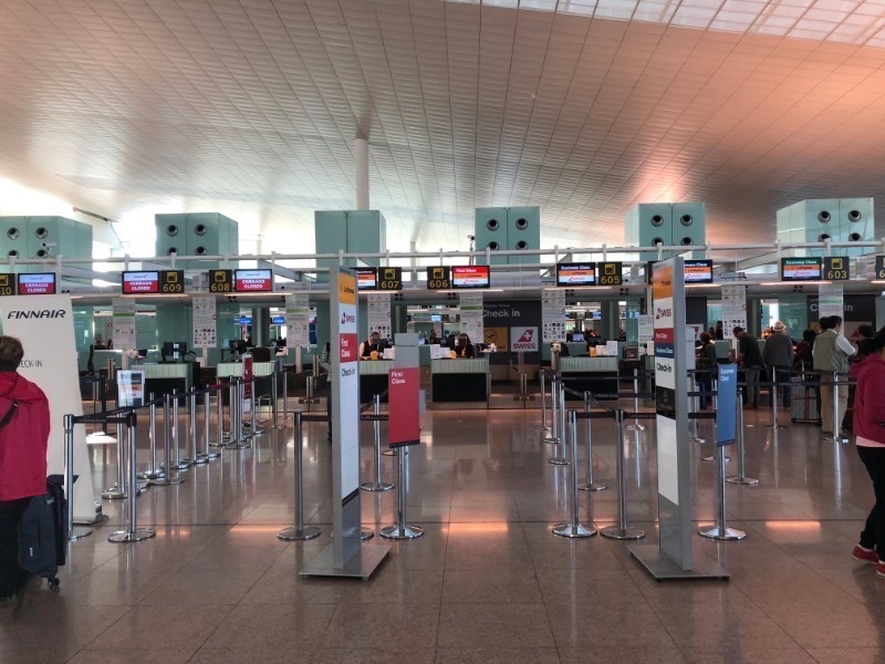 ルフトハンザ航空チェックインカウンター-バルセロナ空港