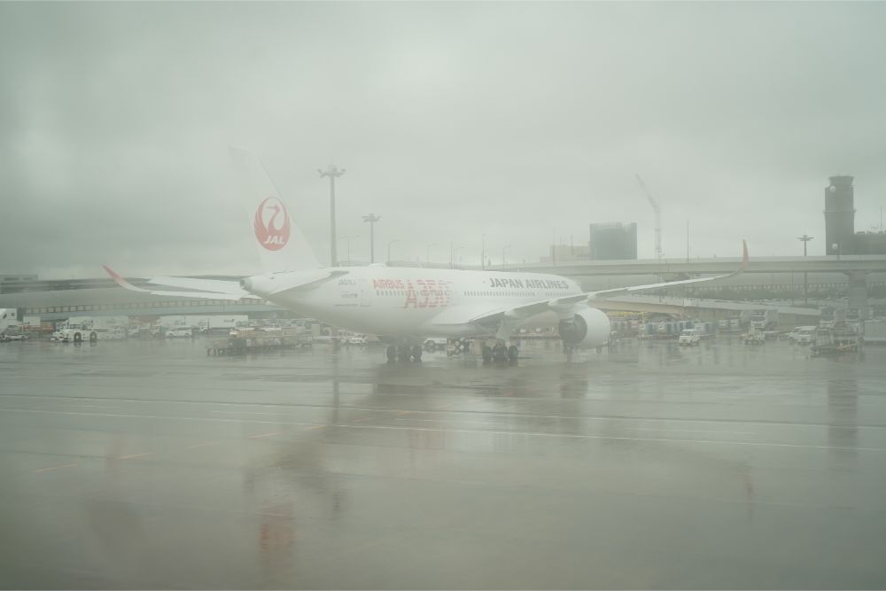 ANA-NH806(BKK->NRT)-JAL A350@成田空港