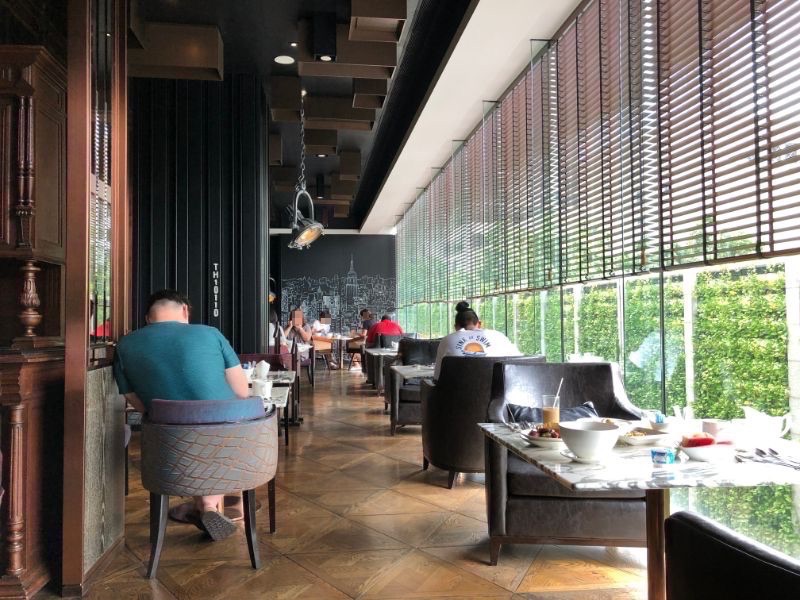 ヒルトンスクンビットバンコク-レストラン「SCALINI」朝食-雰囲気