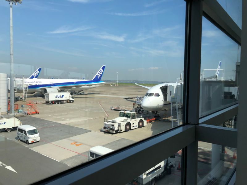 ANA国内線で羽田空港から伊丹空港へ移動