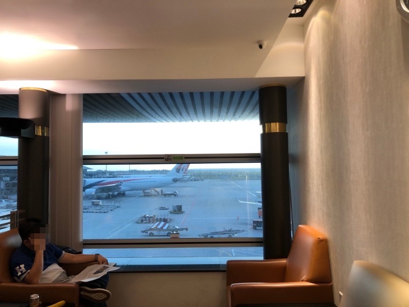 シルバークリスラウンジ＠クアラルンプール国際空港サテライトターミナル-ラウンジ室内の雰囲気