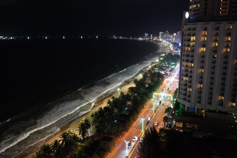 Sheraton Nha Trang（シェラトンニャチャン）-客室からビーチを眺める
