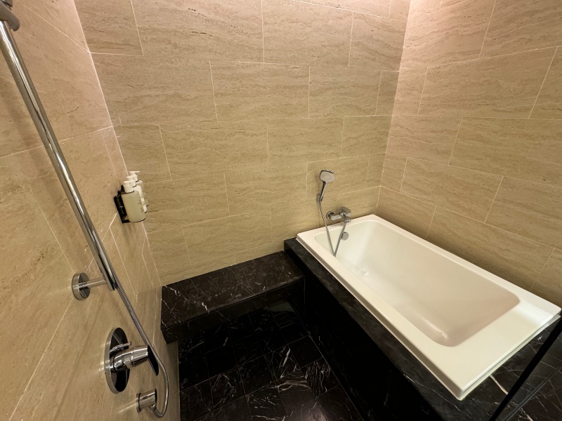 JW Marriott Hotel Kuala Lumpur(JWマリオットホテルクアラルンプール)-客室内バスルーム