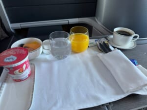 シンガポール航空（バンコク=シンガポール便:SQ705 A350-900）-ビジネスクラス食事