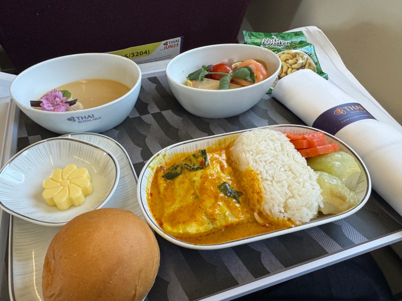 タイ航空（ホーチミン=バンコク便:TG551 A320-200）-ビジネスクラスミール