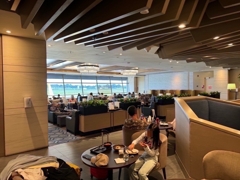 Plaza Premium Lounge T1＠シンガポール・チャンギ国際空港-ラウンジ内の様子