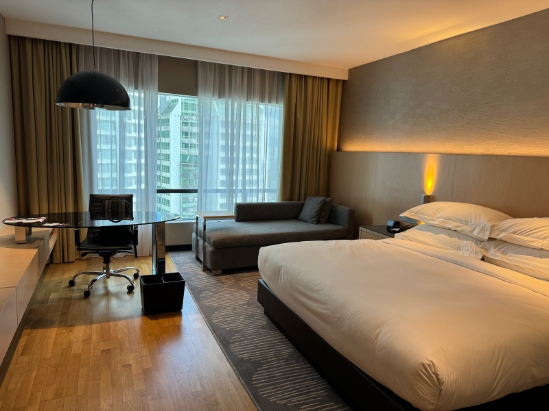 Renaissance Kuala Lumpur Hotel(ルネッサンスクアラルンプールホテル)-スタンダードルーム（プールビューサイド）