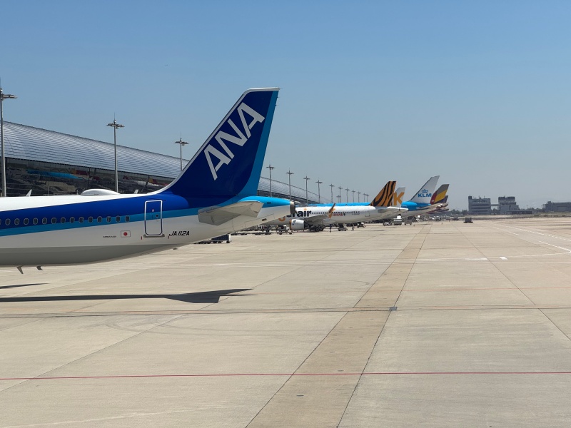 ANA3821便（羽田＝大阪・関空、スターフライヤー）-着陸