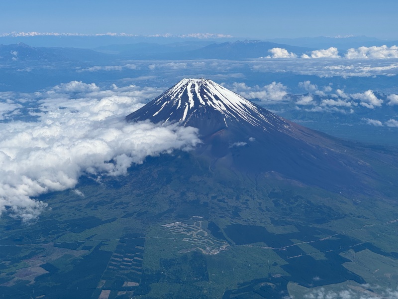 ANA3821便（羽田＝大阪・関空、スターフライヤー）-機内からの景色（富士山）