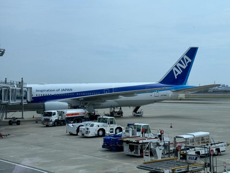 ANA028便（大阪・伊丹=羽田、プレミアムクラス）-搭乗