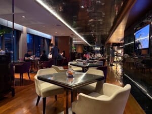 ルネッサンス・バンコク・ラッチャプラソーン・ホテル(Renaissance Bangkok Ratchaprasong Hotel)ーイブニングカクテル＠クラブラウンジ