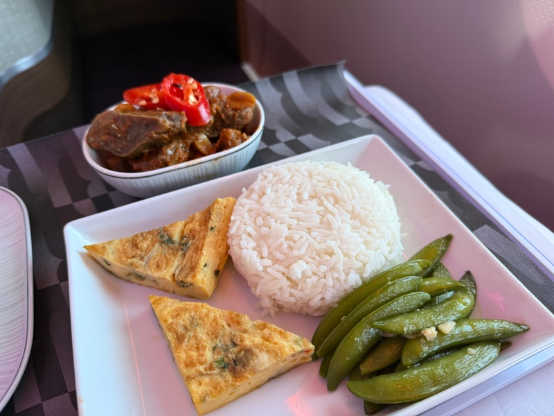 タイ航空（デンパサール便=バンコク:TG432 A350-900）-ビジネスクラス食事