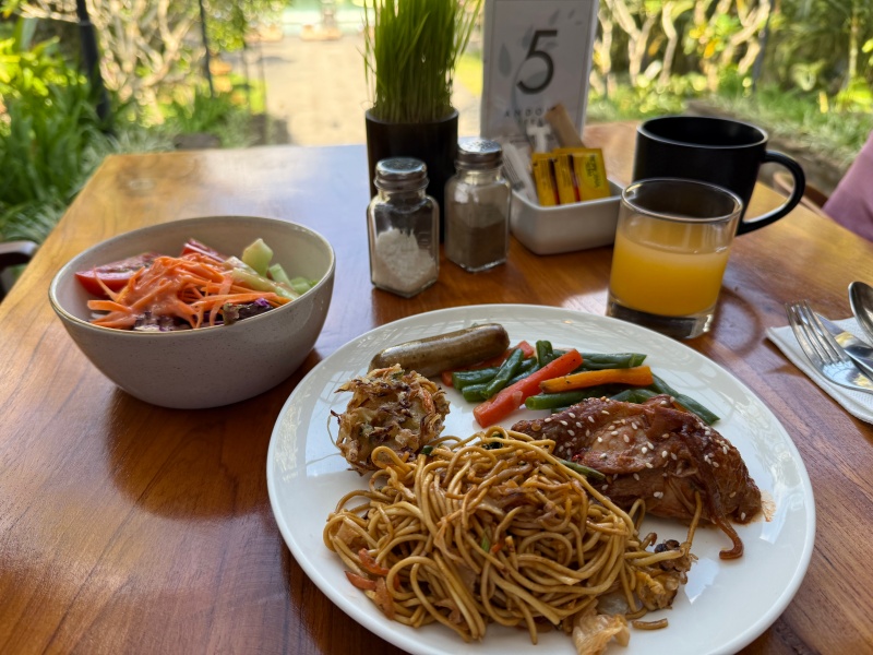 エレメント・バリ・ウブド(Element Bali Ubud)-朝食ビュッフェ