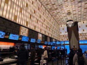 アパホテル＆リゾート〈横浜ベイタワー〉(Apa Hotel Yokohama Bay Tower)ーロビー