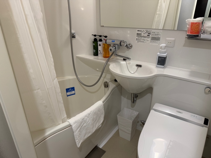 アパホテル&リゾート〈新潟駅前大通〉(Apa Hotel Resort Niigata Ekimae Odori)ー客室内バスルーム
