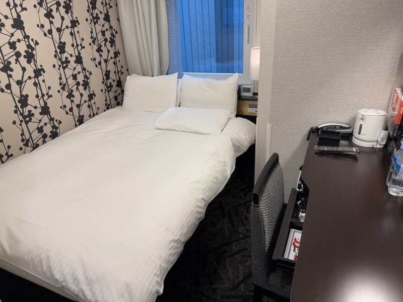 アパホテル&リゾート〈新潟駅前大通〉(Apa Hotel Resort Niigata Ekimae Odori)ー客室内の雰囲気