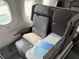 エバー航空（関空=台湾便:BR131 B787-1000）-ビジネスクラスシート