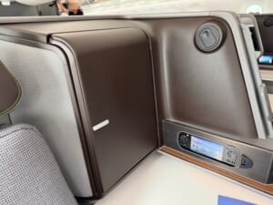 エバー航空（関空=台湾便:BR131 B787-1000）-ビジネスクラスシート
