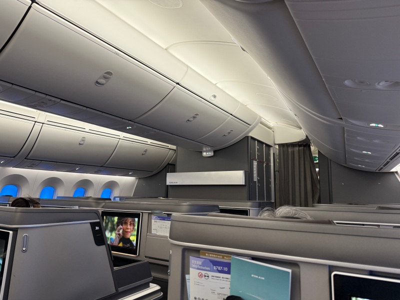 エバー航空(関空=台湾便:BR131 B787-1000)-ビジネスクラスキャビン