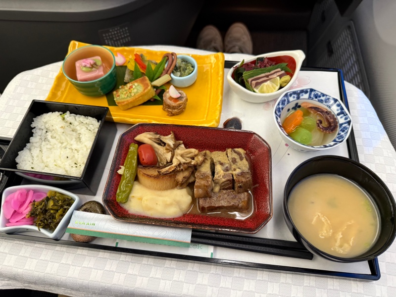エバー航空(関空=台湾便:BR131 B787-1000)-ビジネスクラス食事