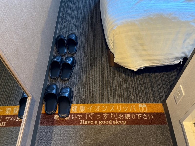スーパーホテル新横浜(SUPER HOTEL SHINYOKOHAMA)ー客室（スーパールーム）内の雰囲気