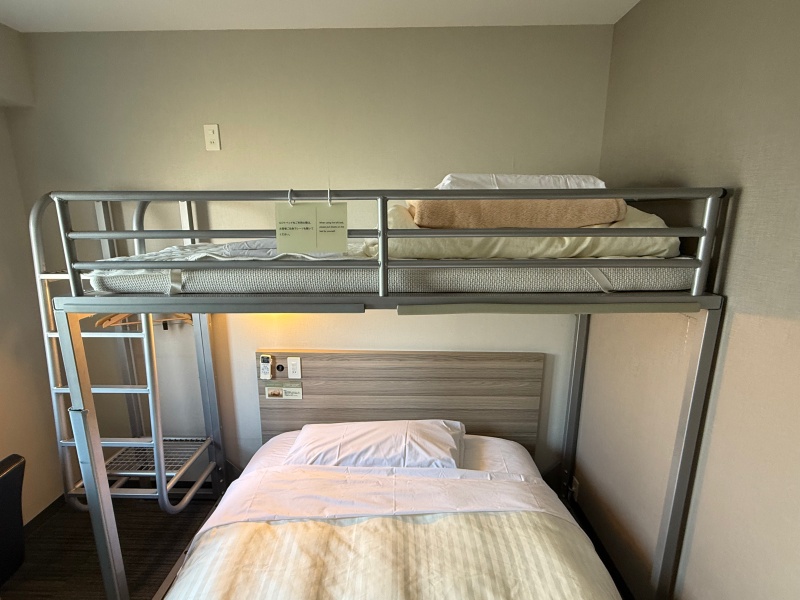 スーパーホテル新横浜(SUPER HOTEL SHINYOKOHAMA)ー客室（スーパールーム）内の雰囲気