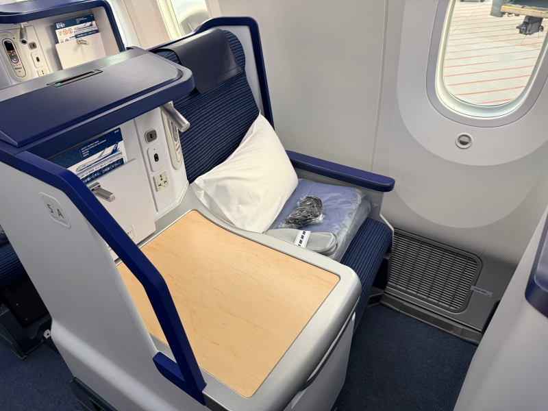 ANA（バンコク=成田便:NH806 B787-900）-ビジネスクラスシート