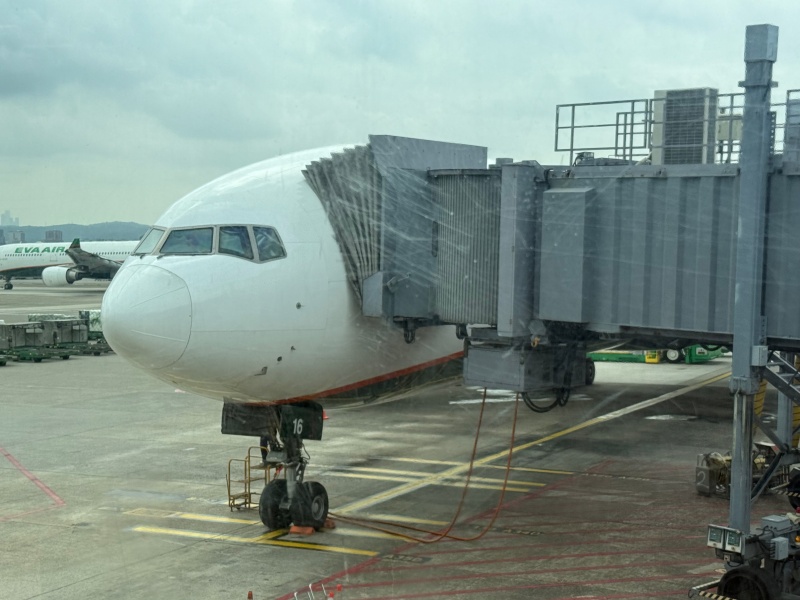 エバー航空(台湾=クアラルンプール便:BR227 B777-300ER)-搭乗