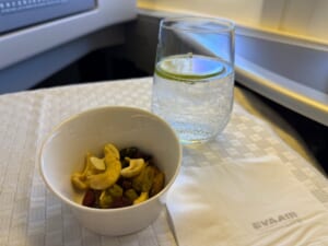 エバー航空(台湾=クアラルンプール便:BR227 B777-300ER)-ビジネスクラスミール&ドリンク