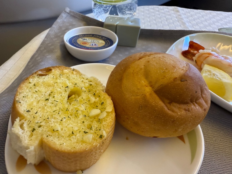 エバー航空(台湾=クアラルンプール便:BR227 B777-300ER)-ビジネスクラスミール&ドリンク