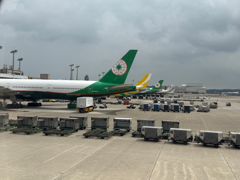エバー航空(台湾=クアラルンプール便:BR227 B777-300ER)-タキシング