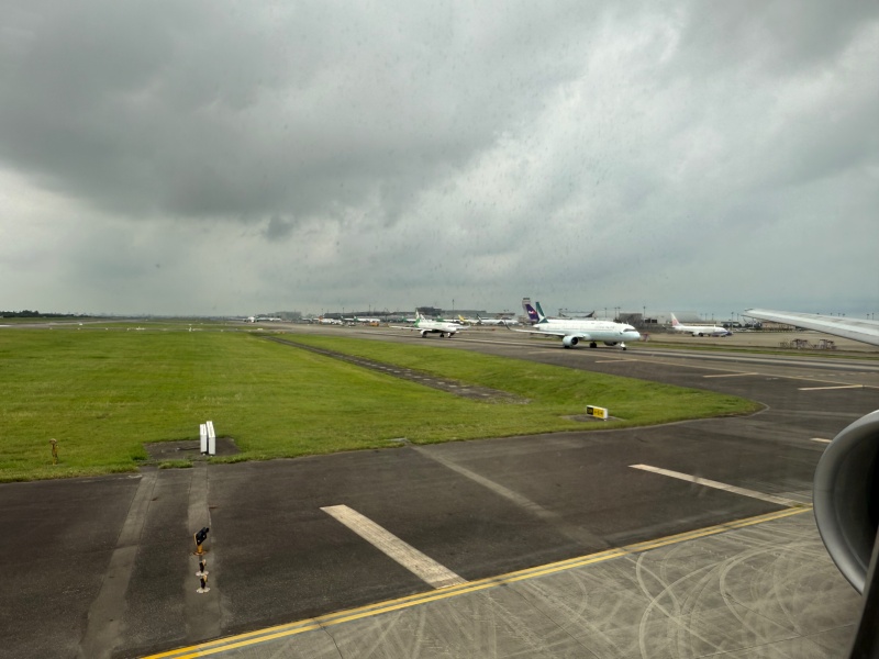エバー航空(台湾=クアラルンプール便:BR227 B777-300ER)-タキシング