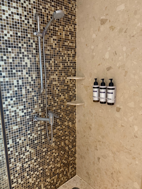 Hyatt Regency Bangkok Suvarnabhumi Airport(ハイアット リージェンシー バンコク スワンナプームエアポート)ー客室内バスルーム