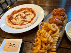 Hyatt Regency Bangkok Suvarnabhumi Airport(ハイアット リージェンシー バンコク スワンナプームエアポート)ーTOUCHDOWNで夕食