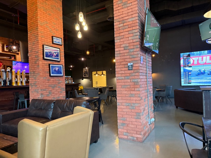 Hyatt Regency Bangkok Suvarnabhumi Airport(ハイアット リージェンシー バンコク スワンナプームエアポート)ーTOUCHDOWNで夕食