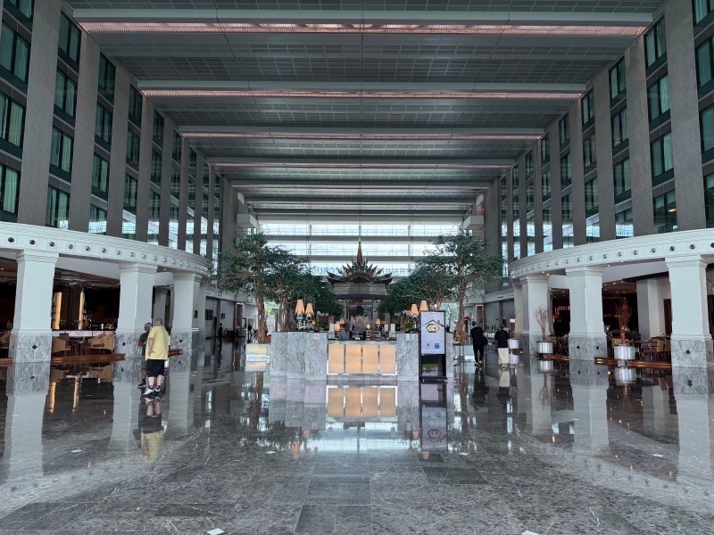 Hyatt Regency Bangkok Suvarnabhumi Airport(ハイアット リージェンシー バンコク スワンナプームエアポート)ーロビー