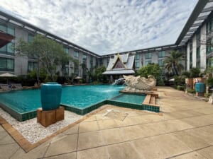 Hyatt Regency Bangkok Suvarnabhumi Airport(ハイアット リージェンシー バンコク スワンナプームエアポート)ー屋外プール