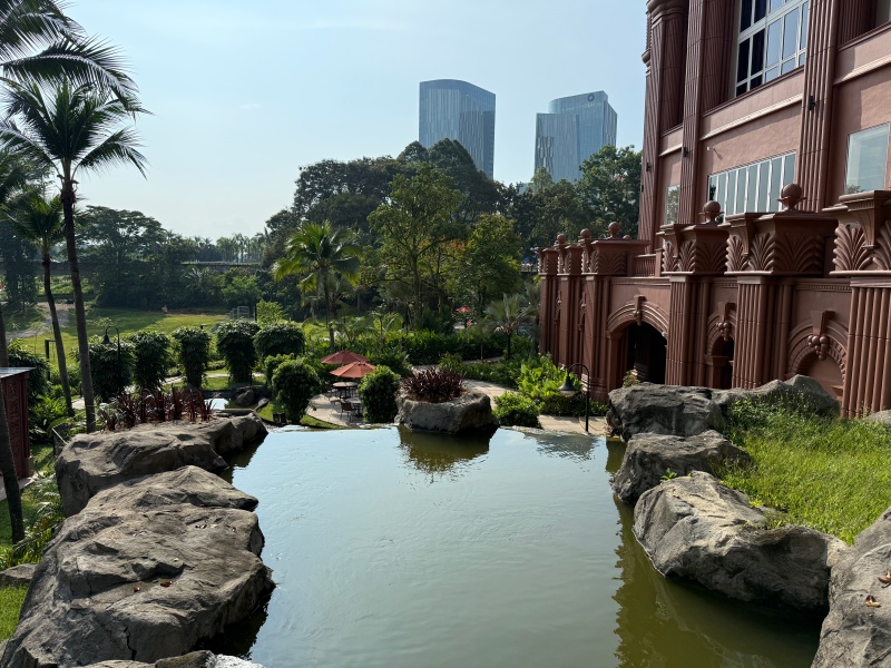 Putrajaya Marriott Hotel(プトラジャヤ・マリオット・ホテル)ー外庭