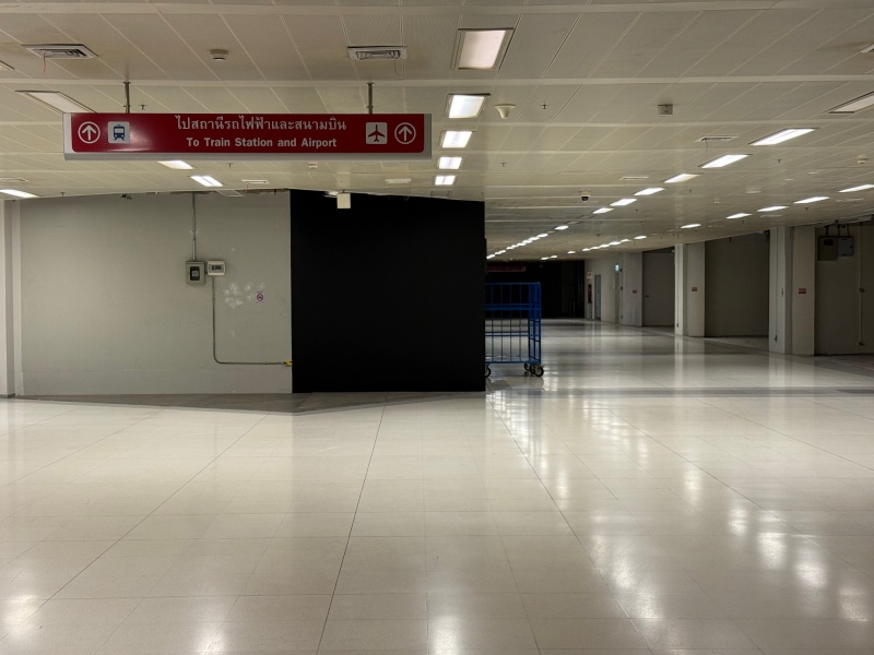 Hyatt Regency Bangkok Suvarnabhumi Airport(ハイアット リージェンシー バンコク スワンナプームエアポート)ー地下通路を通って空港へ移動