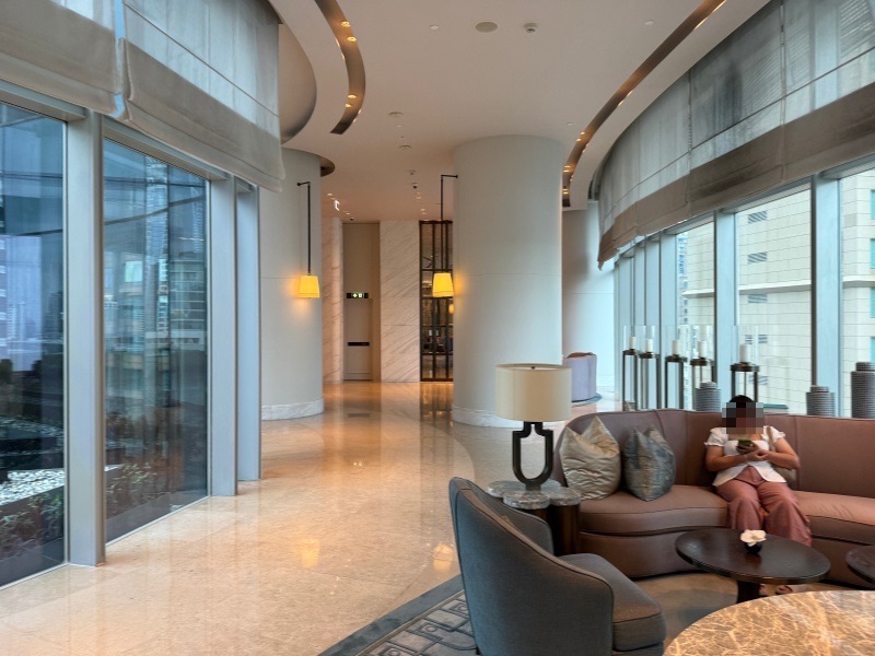 Waldorf Astoria Bangkok(ウォルドーフ・アストリア・バンコク)ーフロントロビー