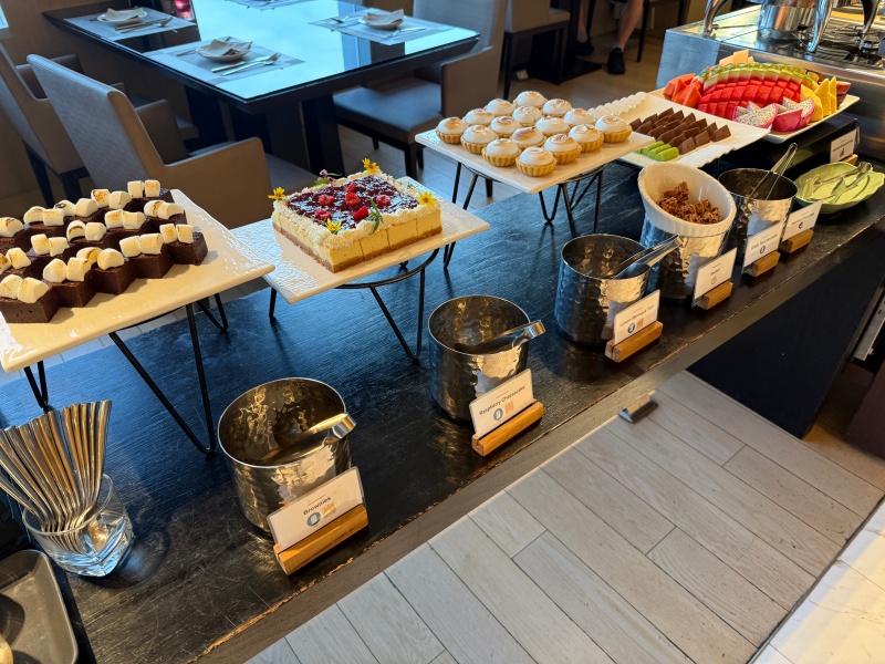 Marriott Executive Apartments Bangkok, Sukhumvit Thonglor(マリオット・エグゼクティブ・アパートメント・バンコク・スクンビット・トンロー)ーイブニングカクテル@エグゼクティブラウンジ
