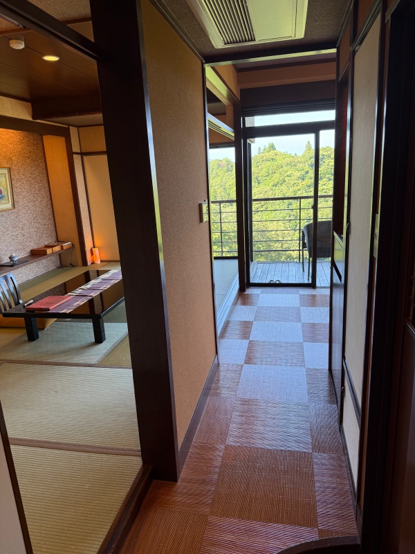 能登 九十九湾 百楽荘(Hyakurakusou Noto)ー客室内の雰囲気（久遠）